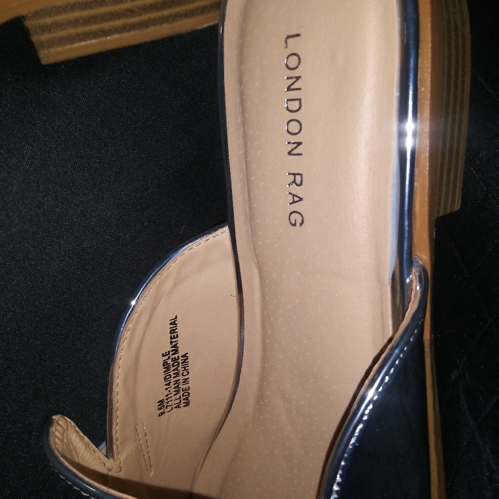 Metallic Slipper - Picture 3 of 3
